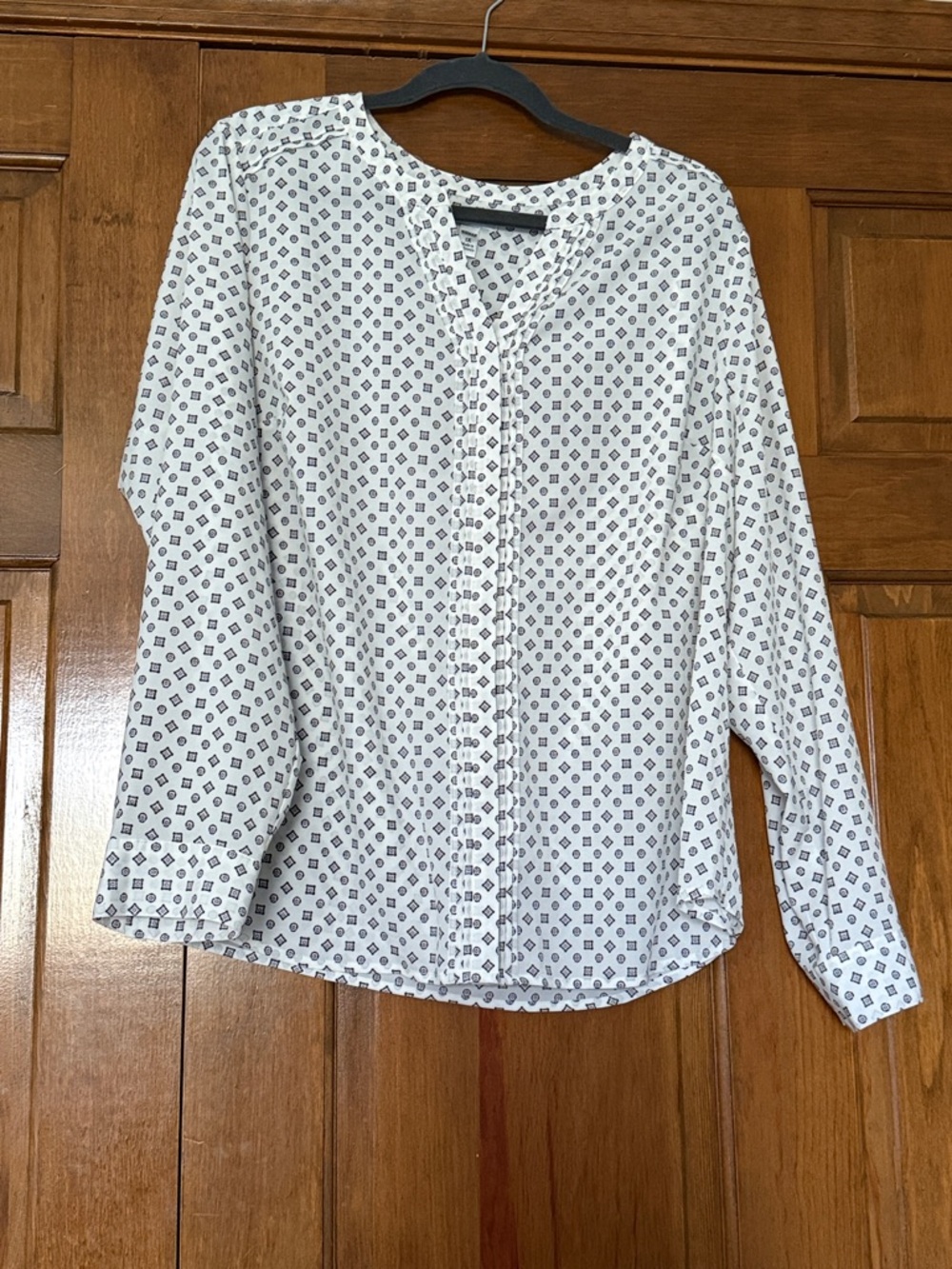 croft & barrow White Geometric Print V-Neck Blouse
